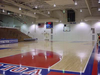 TOP SEEDS ADVANCE IN WOMEN"S TOURNEY