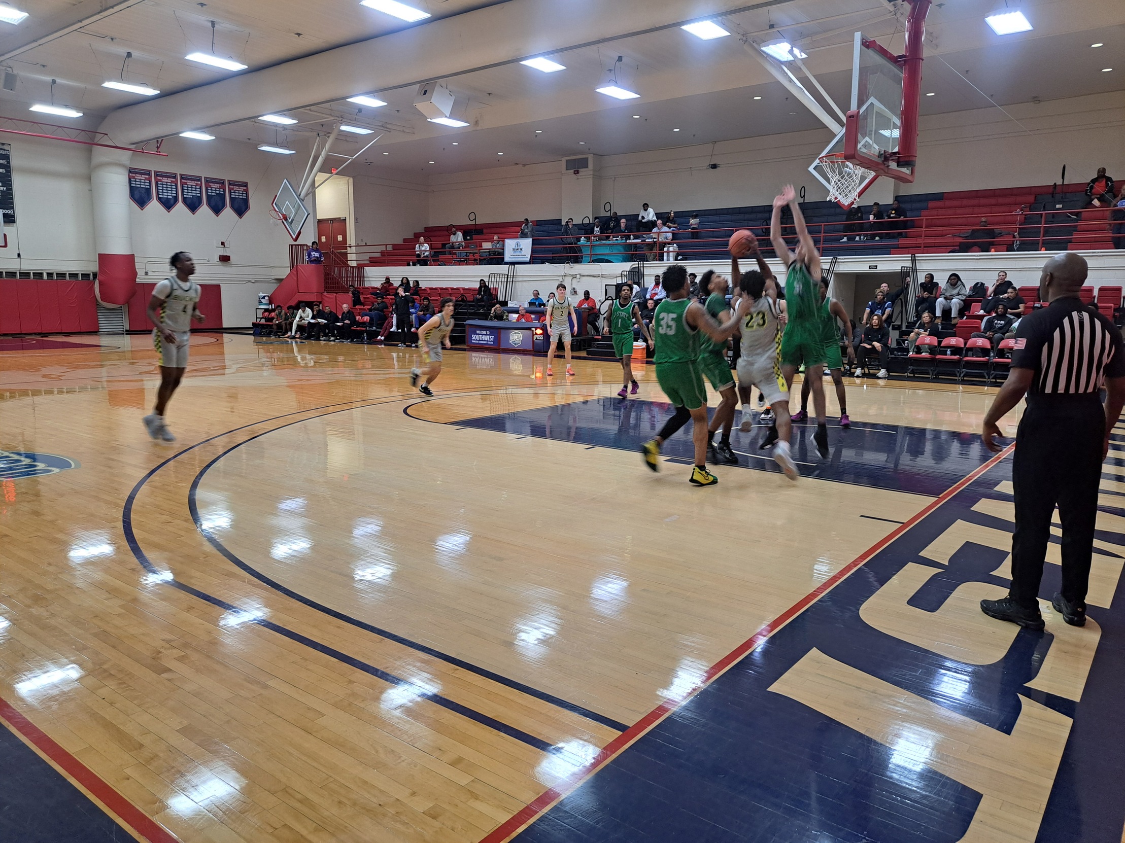 JACKSON AND PELLISSIPPI ADVANCE IN REGION TOURNEY
