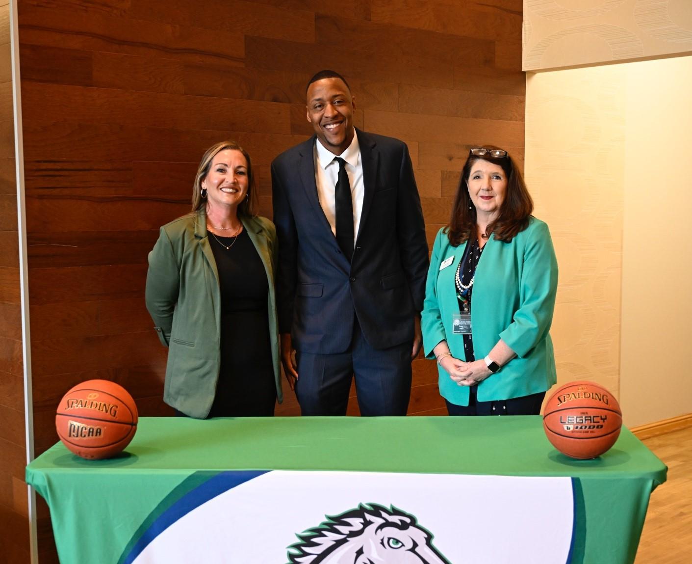 LEGGETT PROMOTED TO HEAD COACH OF LADY CHARGER PROGRAM